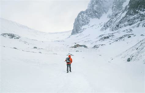 L Unico Alpinista Ha Un Solo Inverno Nevis Alto 1345 M Che Si Avvicina