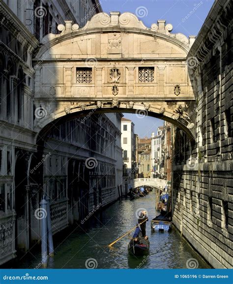 A Ponte Dos Suspiros Veneza Foto De Stock Imagem De Arquitetura