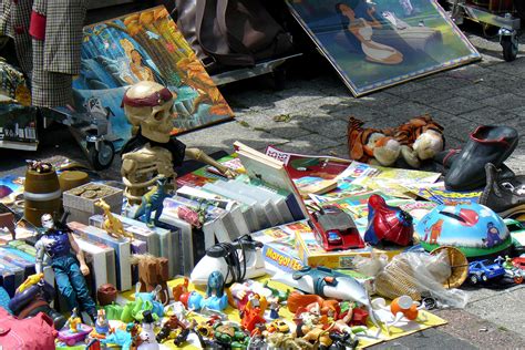 8 juin à Fontevraud lAbbaye Vide grenier de lassociation de