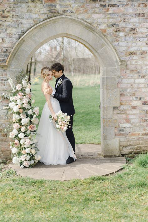 Beautiful Pastel Wedding Inspiration with Spring Flowers ...