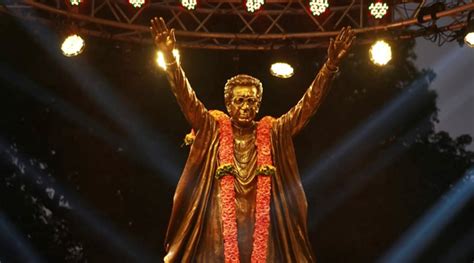 Bal Thackeray’s statue unveiled in Mumbai | Mumbai News - The Indian Express