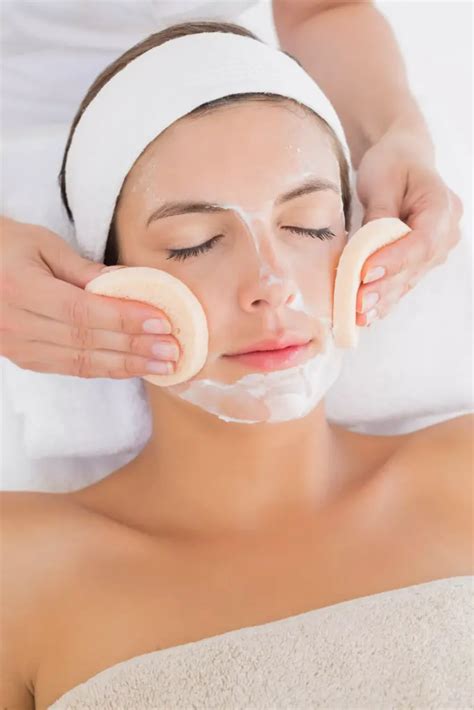 Beneficios De Una Limpieza Facial Profunda Piel Bella