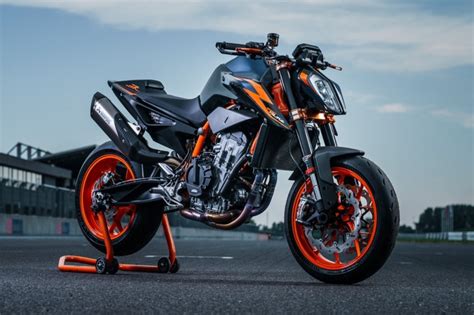 Ktm 890 Duke R And 890 Adventure Lands In Malaysia From Rm75800