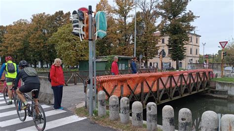 Ponte Sul Naviglio Chiuso Da Luglio Parte Lintervento Di Riparazione