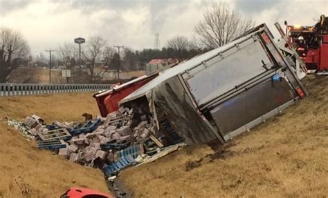 Tractor Trailer Crash On I 81 In Wythe County Under Investigation News