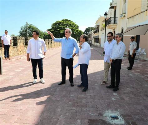 Presidente Abinader Supervisa Trabajos De Remozamiento En La Zona