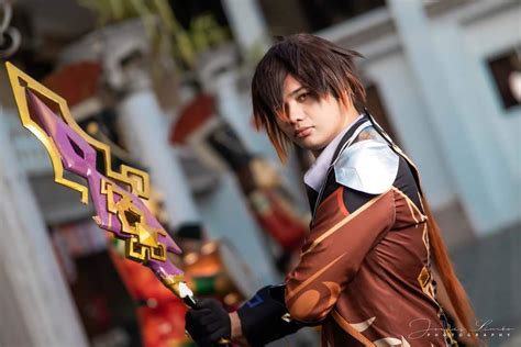 Zhongli Cosplay : r/GenshinImpact