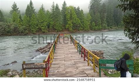 Kashmir Neelum River Photos Images And Pictures