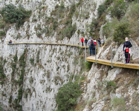 The Relleu Footbridge Route