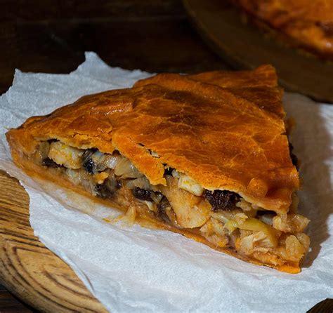 Empanada Gallega De Bacalao Y Pasas La Cocina De Frabisa La Cocina De