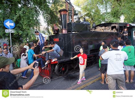 De Oude Trein Van De Motor Van De Stoom Redactionele Fotografie Image