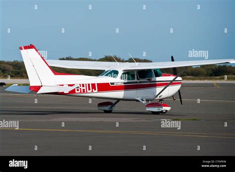 Cessna skyhawk ii flugzeug Fotos und Bildmaterial in hoher Auflösung