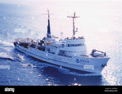 Marine research ship noaa hi-res stock photography and images - Alamy