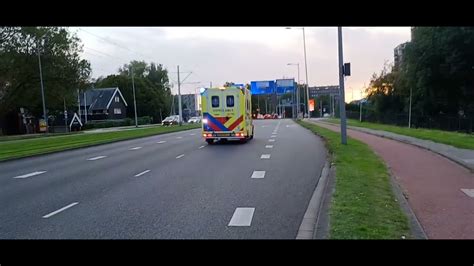 A1 Ambu 18 196 Vanaf Een Ongeval Op De A15 Bij Ridderkerk Komt Met