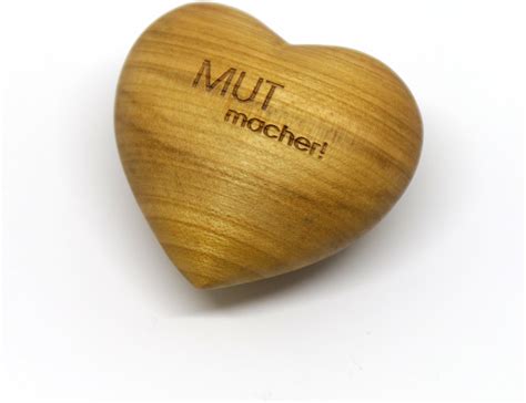 Amazon De Thankgoods Sags Mit Herz Handschmeichler Mutmacher Aus Holz