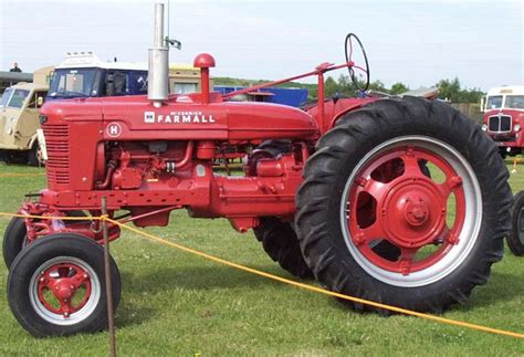 International Mccormick Deering Farmall H Tractor