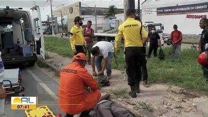 Acidente Entre Moto E Van Deixa Duas Pessoas Feridas Na Via Expressa