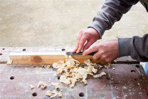 How To Cut Wood Without A Saw 8 Best Alternative Ways