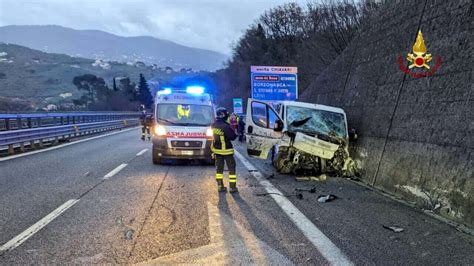 Incidente Sull Autostrada A12 Oggi Un Morto E Diversi Feriti