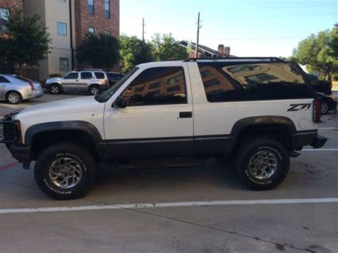 Sell used 1999 Chevrolet Tahoe LT Sport Utility 2-Door 5.7L Z71 4X4 TWO DOOR NO RESERVE!! in ...