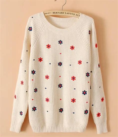 Women Embroidery Sweater 2017 Winter Flower Embroidered O Neck Knitted Pullovers Women Loose