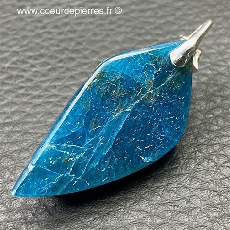 Pendentif en apatite bleue de Madagascar réf pab8 Cœur de Pierres