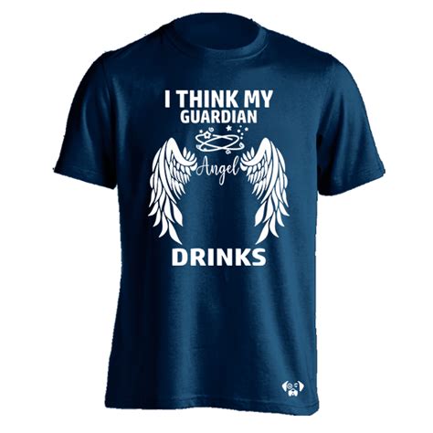 I Think My Guardian Angel Drinks Playera Hombre Sarcasmo Elemental