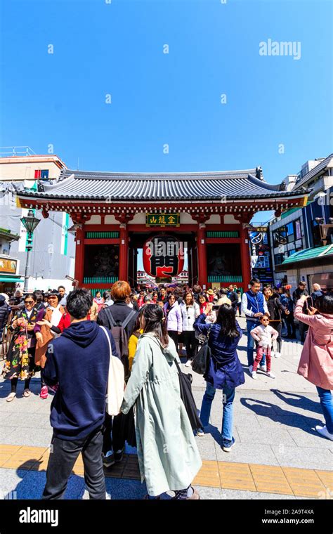 Tokyo The Popular Asakusa Shrine And Sensoji Temple The Outer Gate