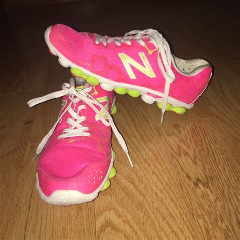 New Balance Tennis Shoes Neon Pink Size 9 New Balance Shoes Tennis