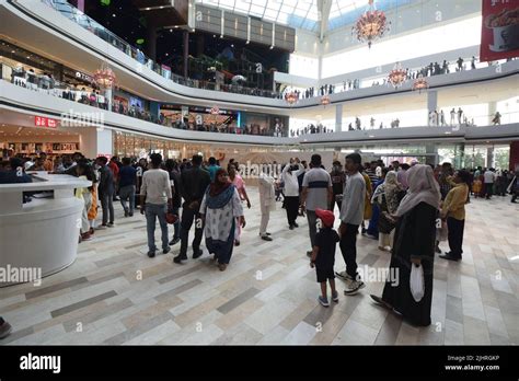 Lulu Mall Hi Res Stock Photography And Images Alamy