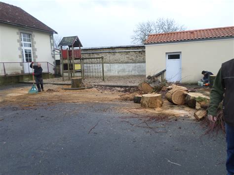 La Cour Des Tilleuls Fait Peau Neuve Ecole St Exup Ry