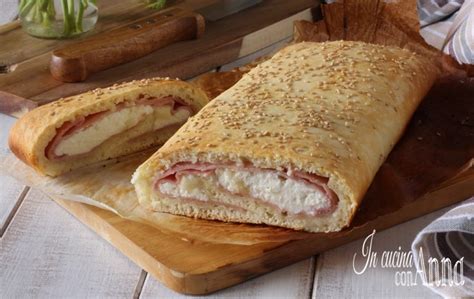 Strudel Salato Con Prosciutto E Ricotta Con Una Base Friabile E Un