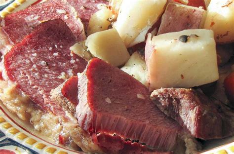 Corned Beef & Potatoes. Perfect for St. Paddy's day, or any other day ...