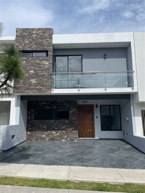 Casa En Venta En La Cima De Zapopan Coto D Fraccionamiento La Cima