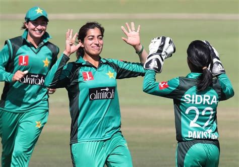 Pakistan Womens Cricket Team Meets South African Team In 3rd Odi