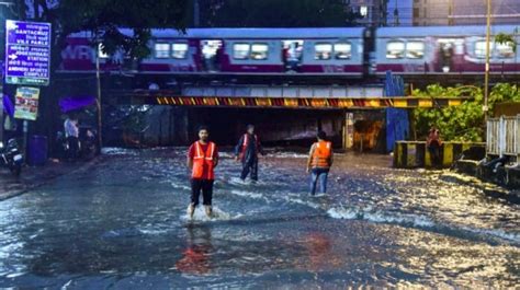 Imd Predicts Heavy Rainfall In Maharashtra Andhra Sikkim Red Alert