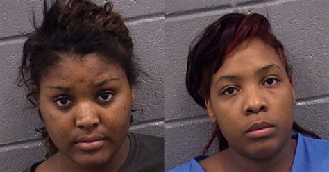 2 Alleged Shoplifters Use Pepper Spray On Security Guards Cbs Chicago