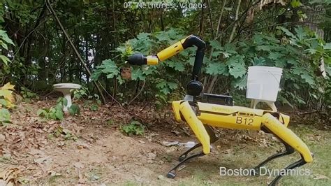 O Robô Spot Da Boston Dynamics Mostra As Habilidades Do Seu Braço Spot Got An Arm Youtube