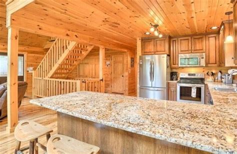 Luxury Cabin Minutes To Raystown Lake HOT TUB Firepit Arcade