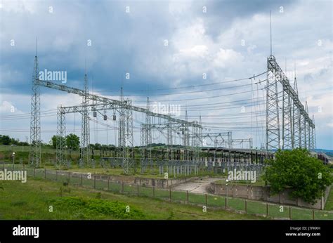 Strom Pilon Fotos Und Bildmaterial In Hoher Aufl Sung Alamy