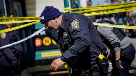 Sch Sse In U Bahn New Yorker Polizei Hat Nun Verd Chtigen Im Visier