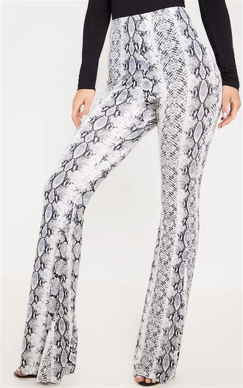 Black Snake Print Flare Leg Pant Prettylittlething Usa