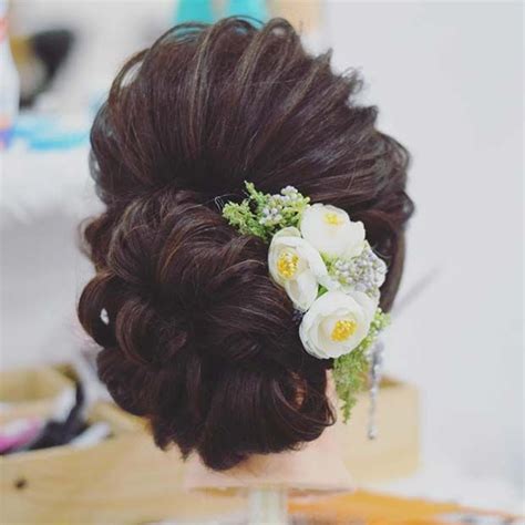 23 Stunning Wedding Updos For Brides And Guests Page 2 Of 2