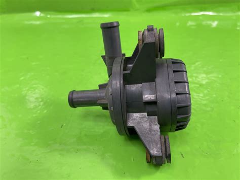 LEXUS IS 300H DRIVE MOTOR INVERTER COOLER WATER PUMP 2 5 HYBRID 2013