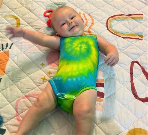 Tie Dye Baby Onesies All The Cute Patterns Dye DIY