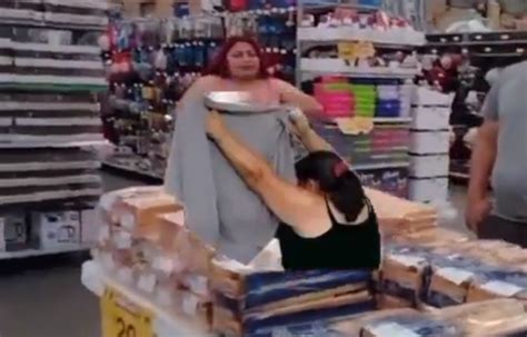 Viral Mujer Se Quita La Ropa Tras Ser Acusada De Ratera Y La Apodan