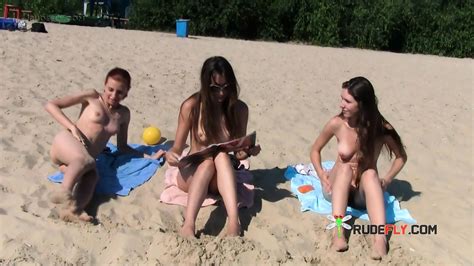 Beautiful Nude Beach Girl Secretly Filmed By A Voyeur