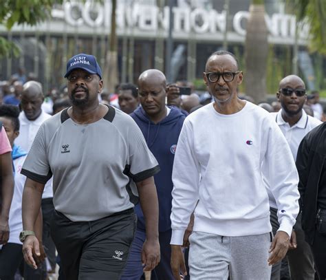 Amafoto Perezida Kagame Na Madamu Bari Kumwe Na Gen Kainerugaba