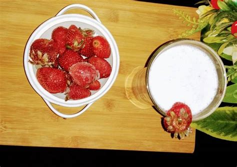 Recipe of Quick Strawberry shake