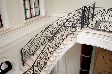 Ограждения в доме в стиле Модерн - Classique Chic - Escalier - Moscou ...